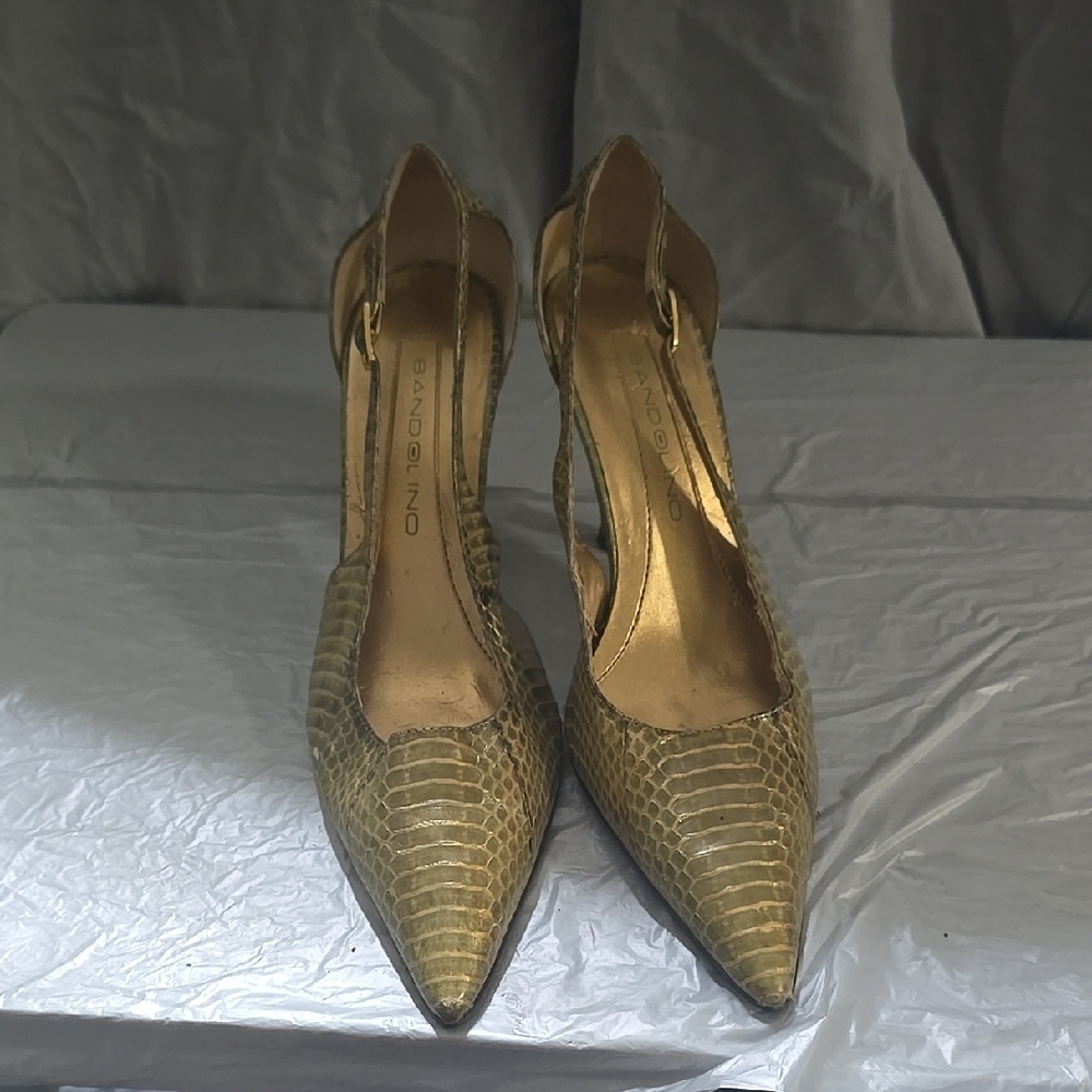 Women's Gold Pumps